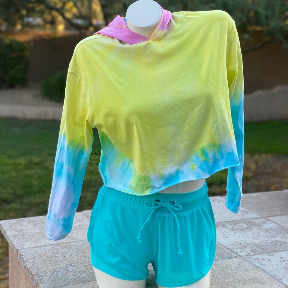 Cropped hoodie